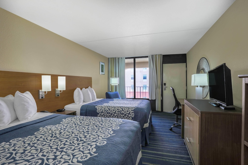 Days Inn by Wyndham Newark Wilmington - photo 7
