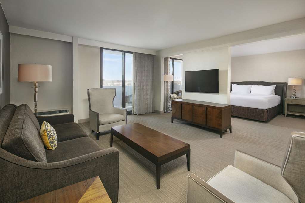 Sonesta Charlotte Lower South End - photo 32