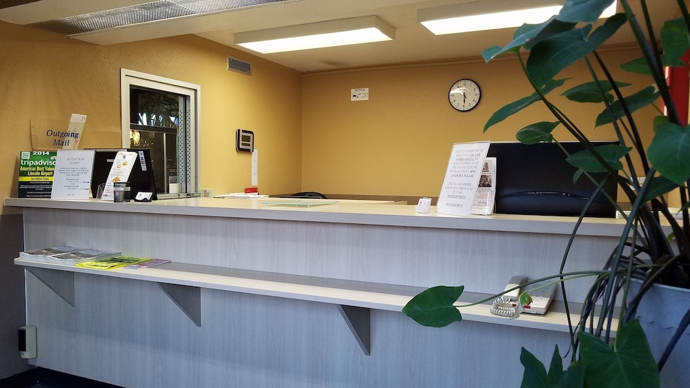 Americas Best Value Inn Lincoln Airport - photo 8