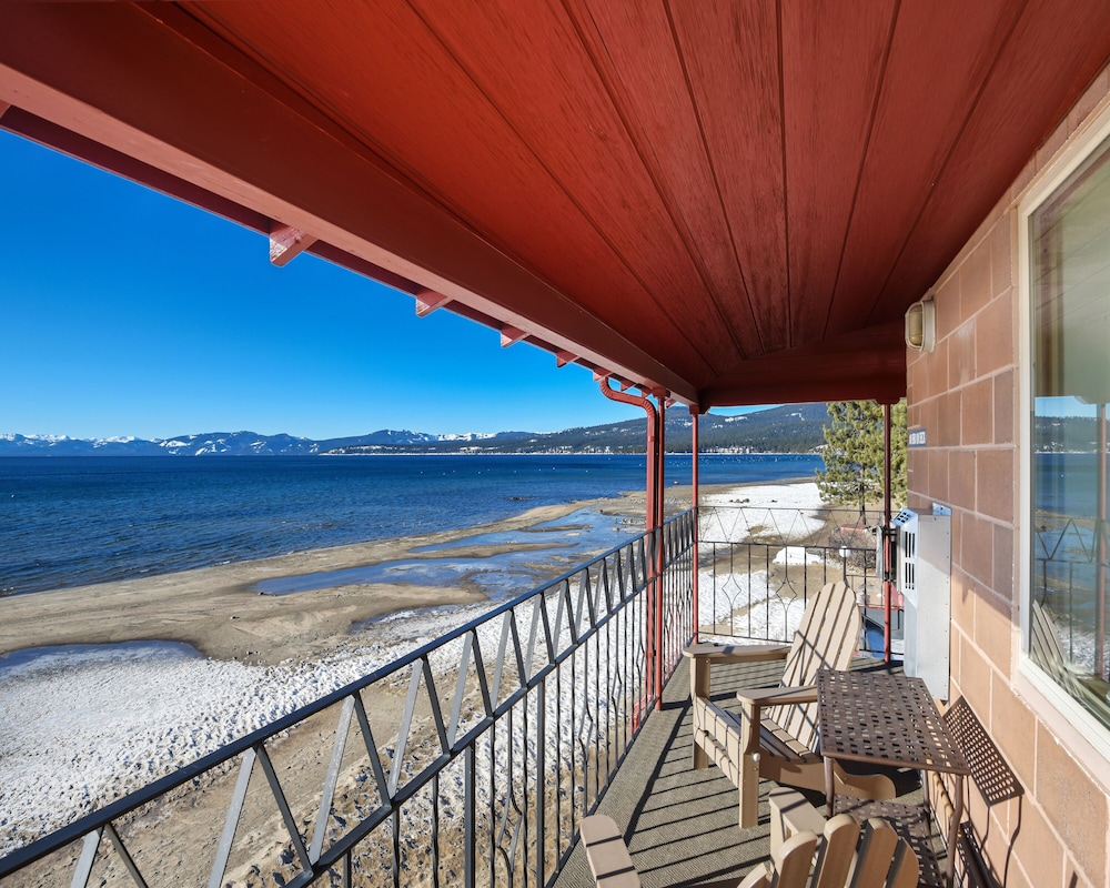 Crown Motel and Family Resort - photo 125
