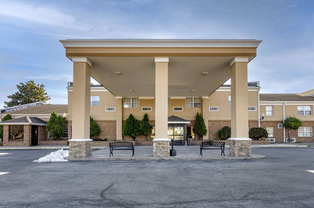 Comfort Inn & Suites Raphine Lexington near I 81 and I 64 - photo 2