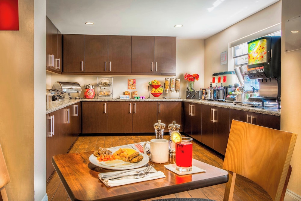 TownePlace Suites by Marriott Baltimore BWI Airport - photo 27