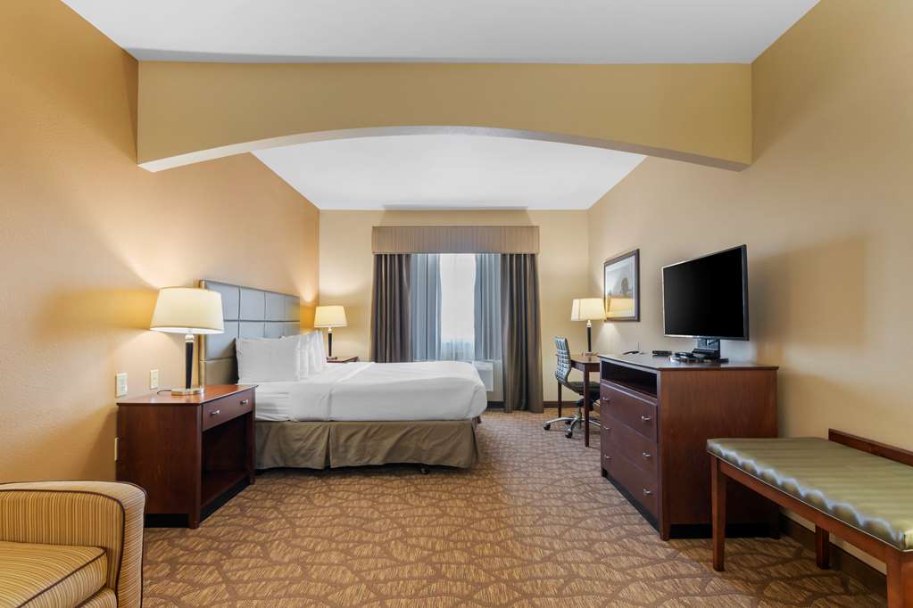 Best Western Plus Butterfield Inn - photo 16