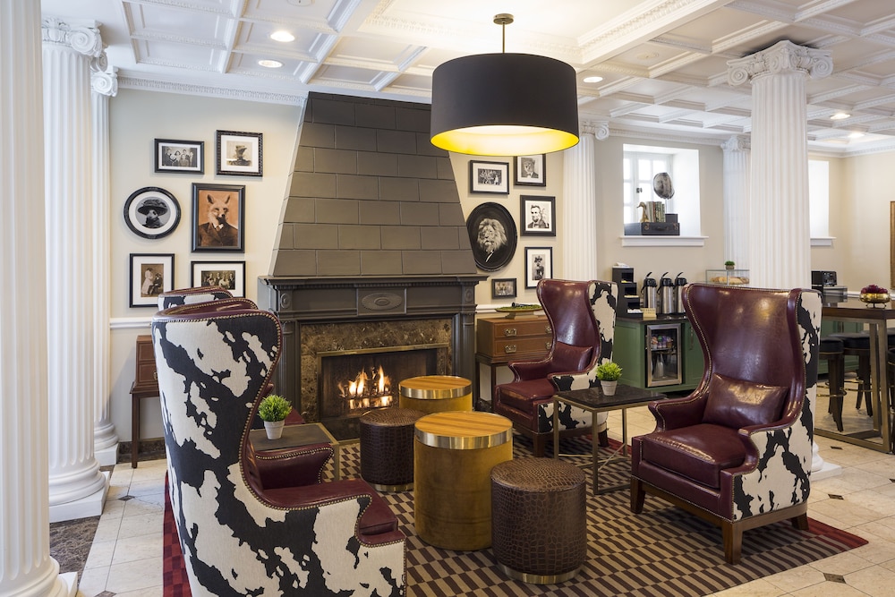 The Willows Hotel - carbon neutral hotel in Chicago