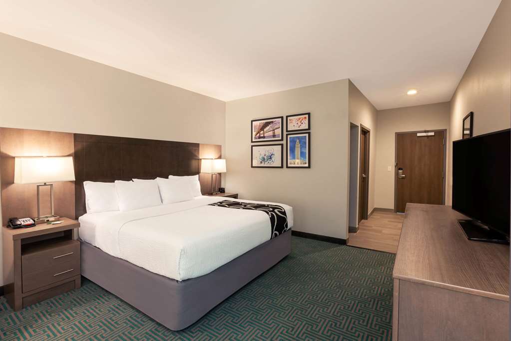 La Quinta Inn & Suites by Wyndham Lafayette Oil Center - photo 13