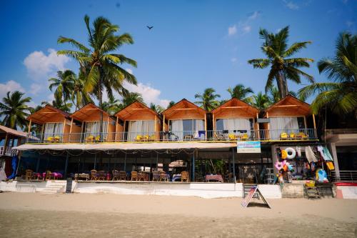 Sameer beachfront Cottages - carbon neutral hotel in Canacona