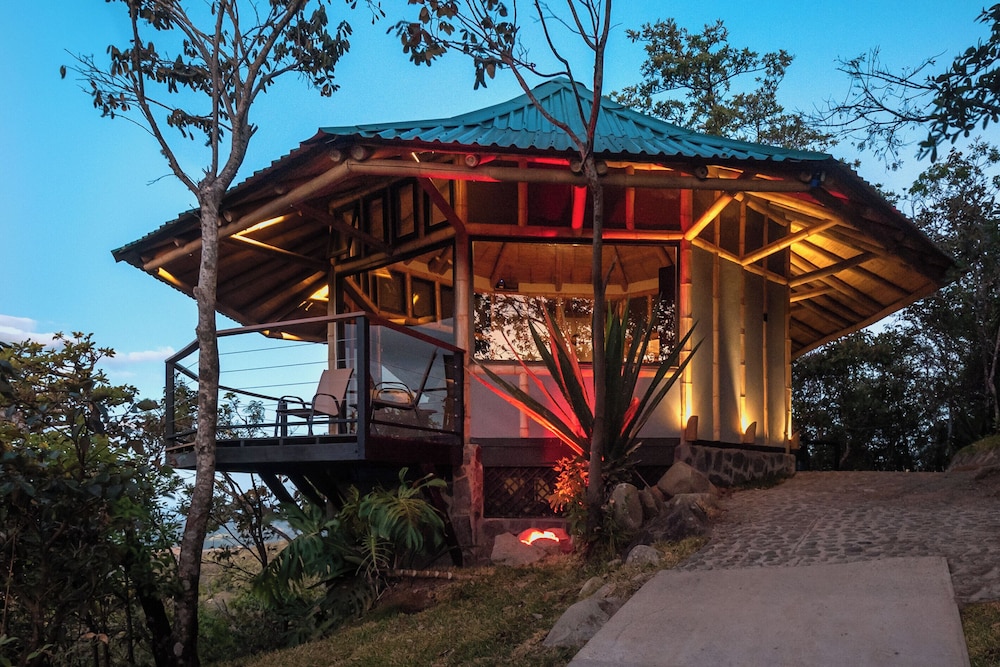 Million Dollar View Ecovilla in Monteverde, Costa Rica