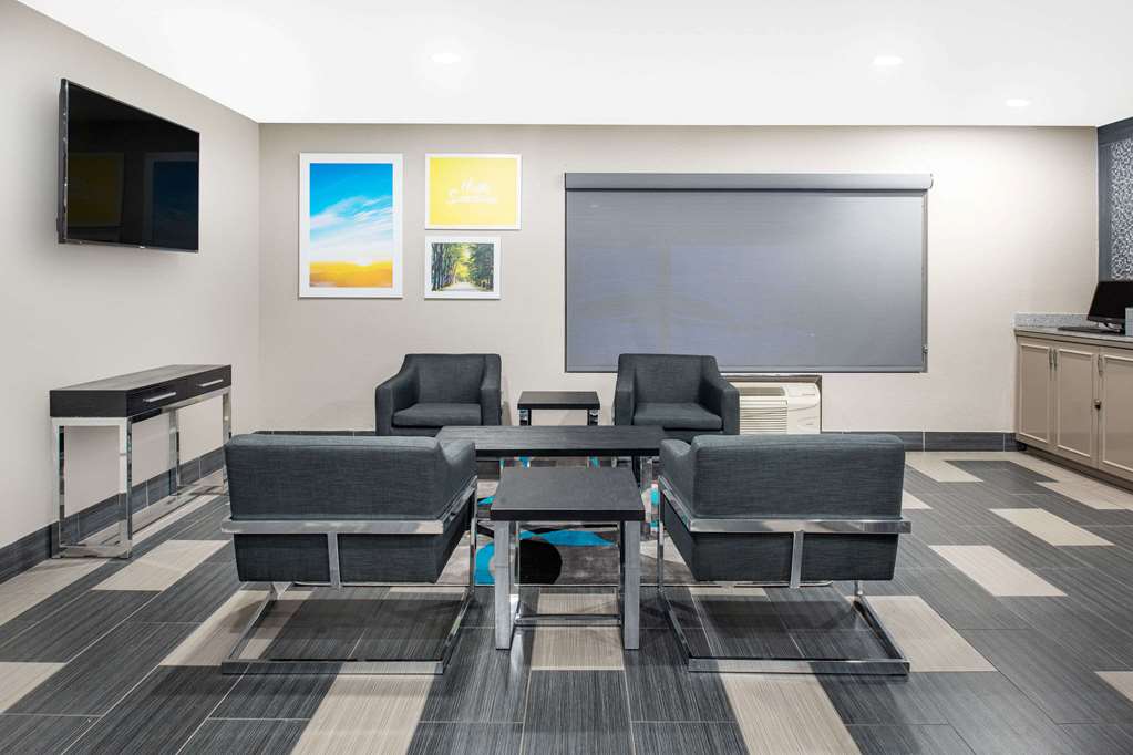 Days Inn by Wyndham Carthage - photo 6