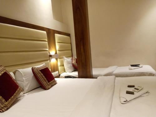 Hotel Adams Inn Near Mumbai Airport