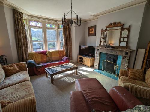 5BR townhouse Arnos Court Villa Bristol w parking — 4-Star Luxury Hotel in Bristol, United Kingdom