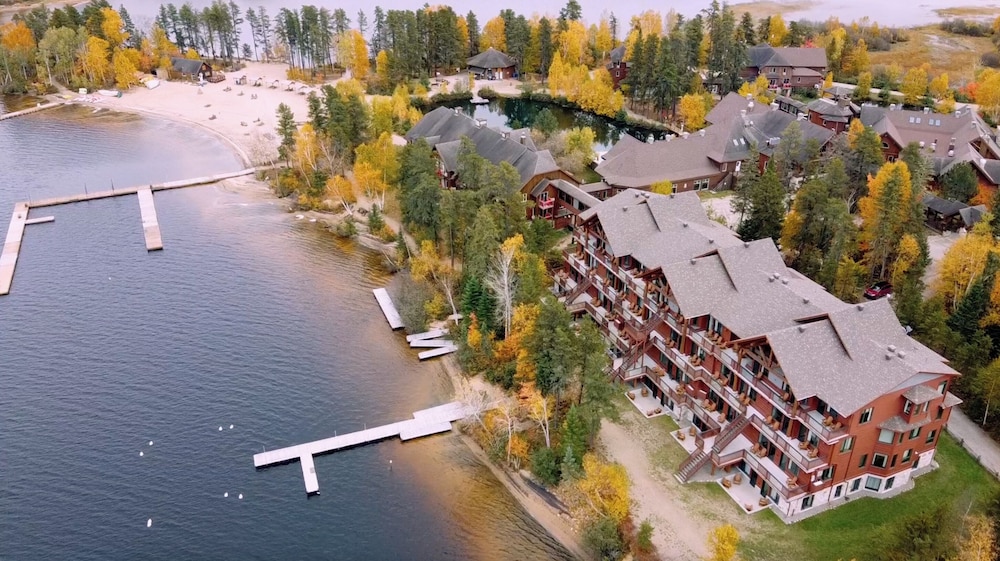 Les Condos du Lac Taureau — 4-Star Luxury Hotel in Saint-Michel-Des-Saints, Canada