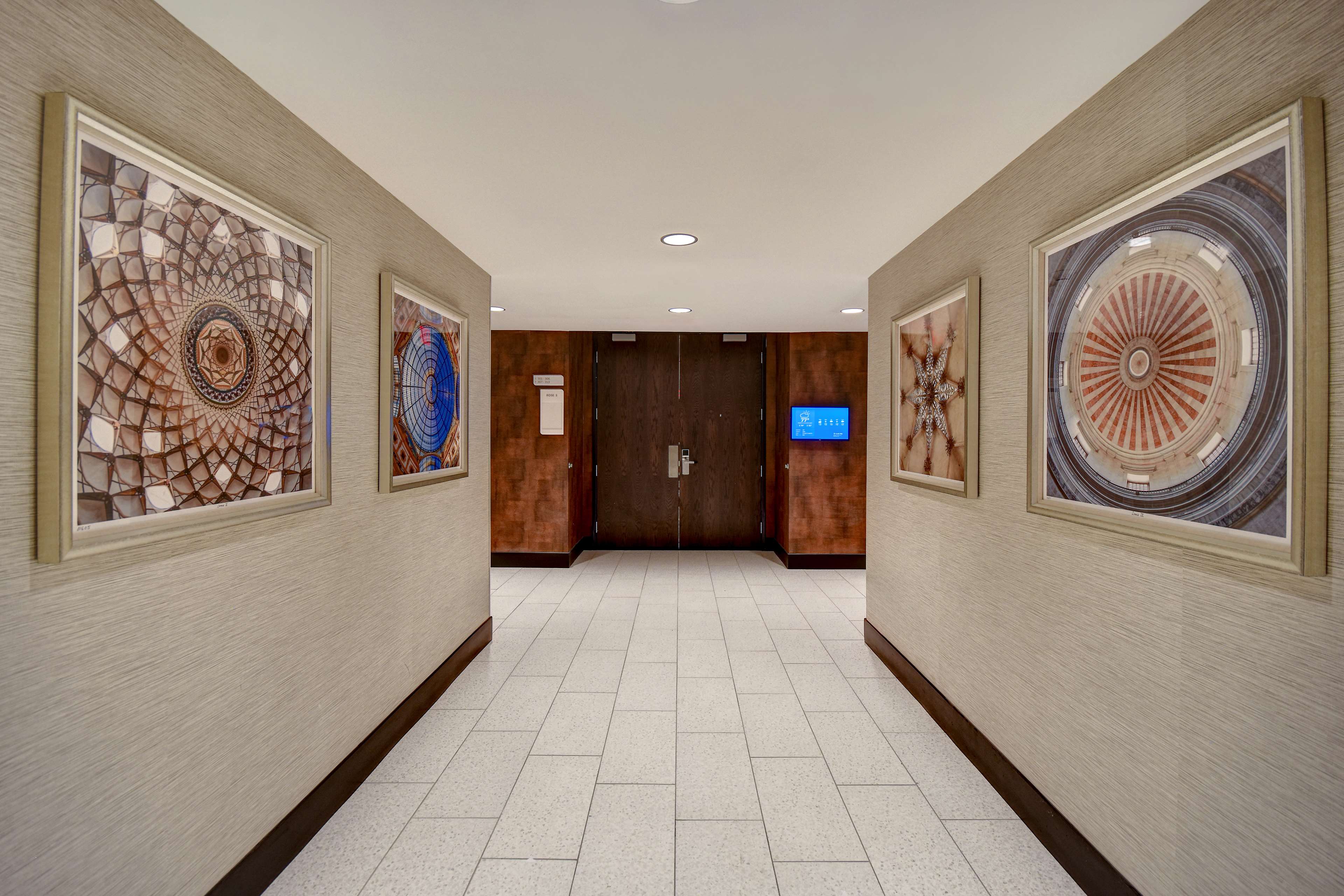 Home2 Suites by Hilton Kalamazoo Downtown - photo 19