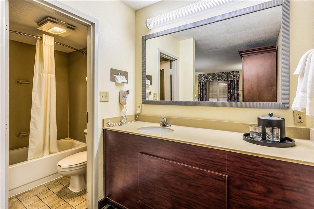 Clarion Pointe Huntsville Research Park - photo 28