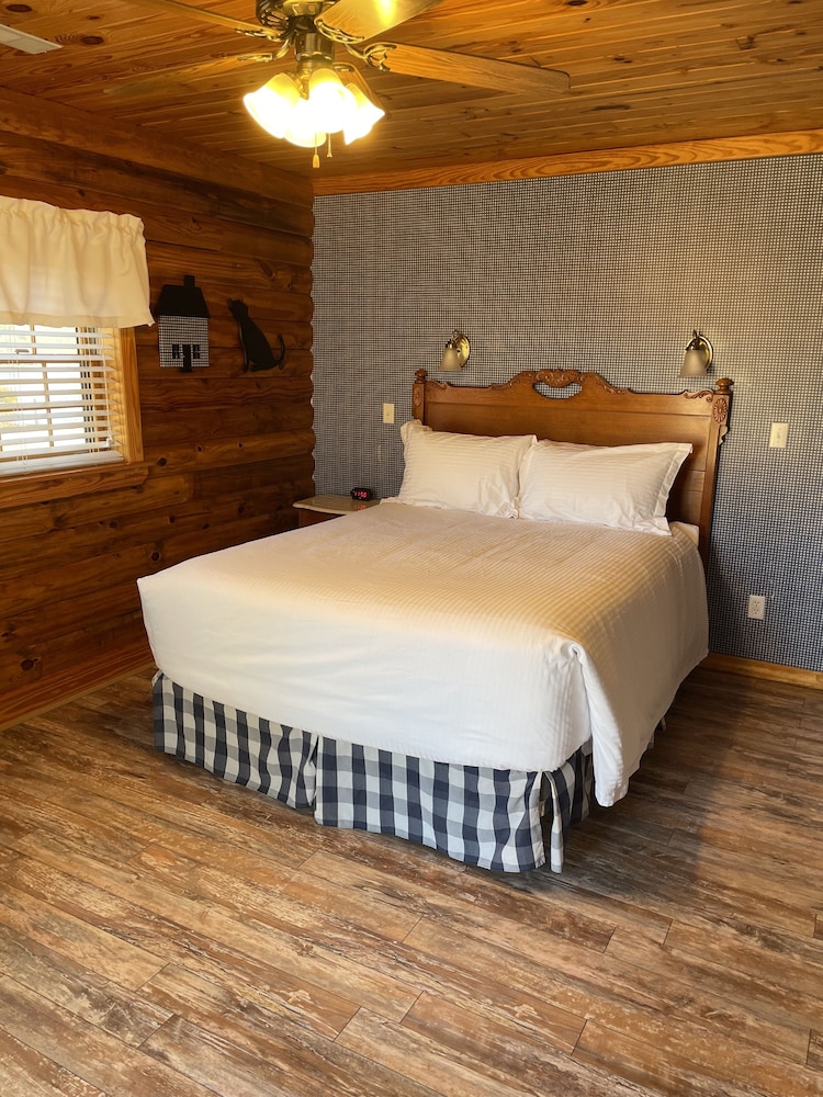 Crown Point Resort - photo 21