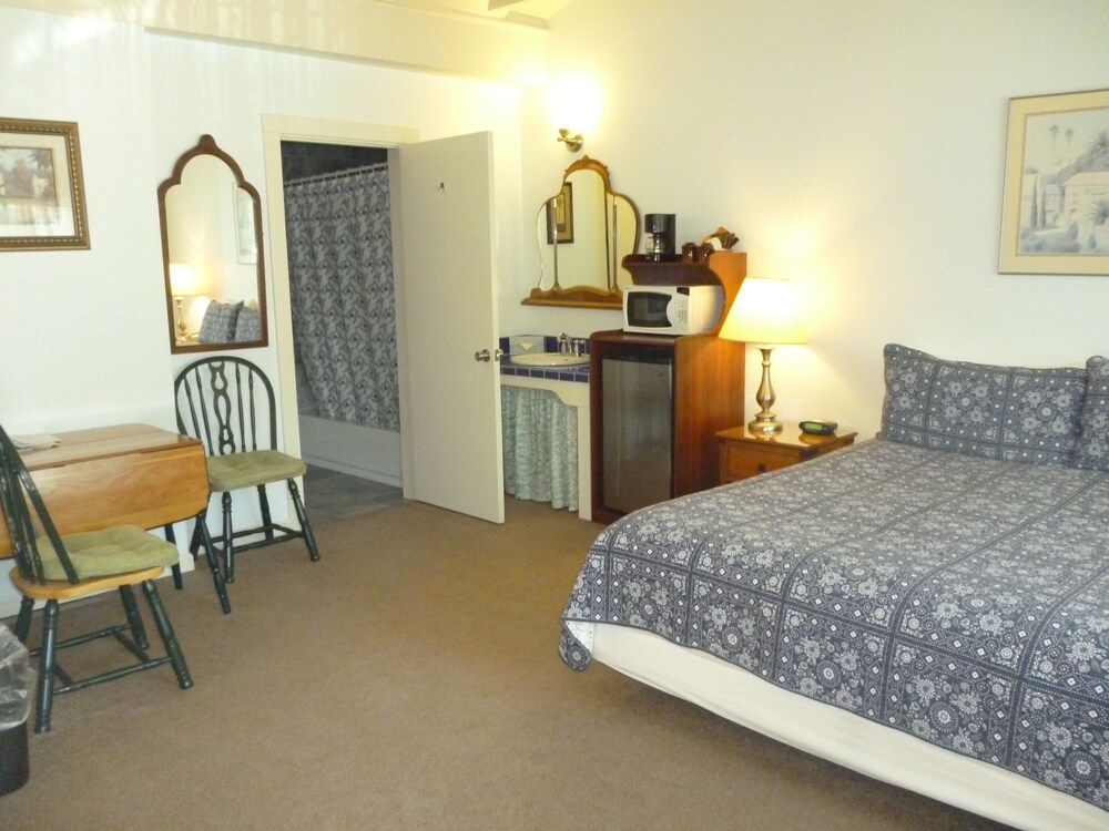 Harbor Inn - featured photo