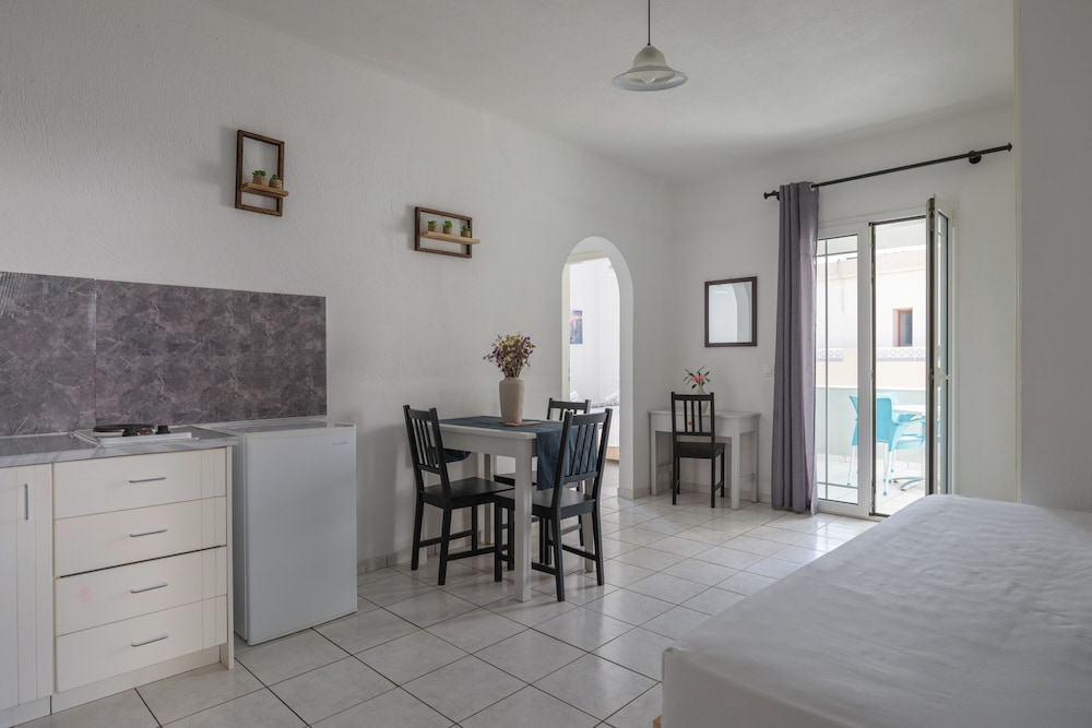 Hiona Seaside — 4-Star Luxury Hotel in Agios Nikolaos, Greece