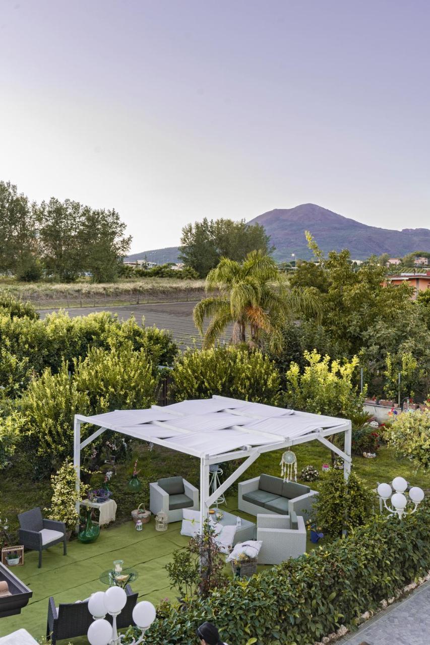 Le Pendici Casa Vacanze — 4-Star Luxury Hotel in Boscotrecase, Italy