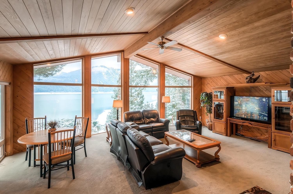 Lakeside — 4-Star Luxury Hotel in Cle Elum, United States