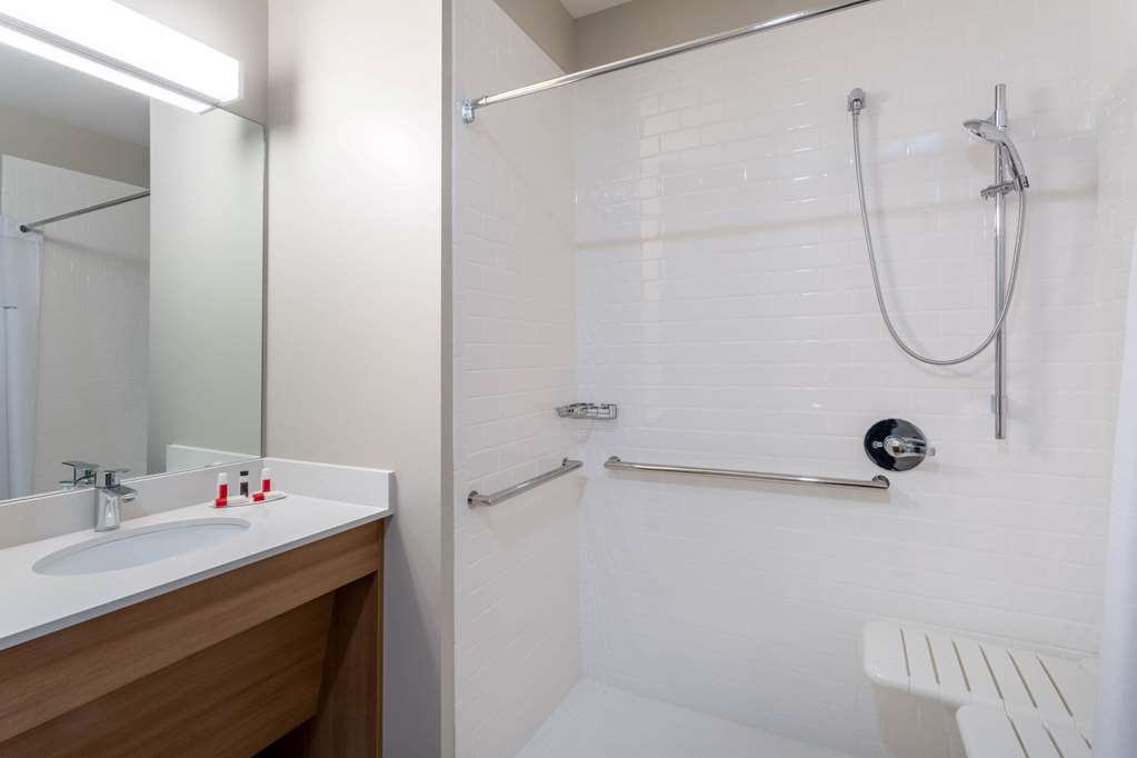 Microtel Inn & Suites by Wyndham Amsterdam - photo 35