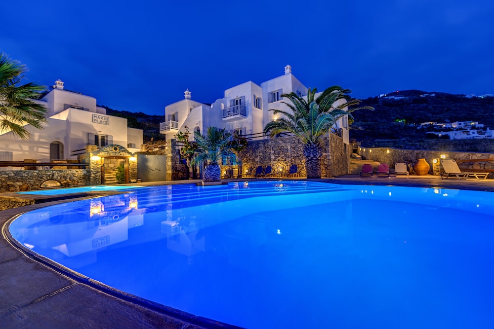 Maki's Place - carbon neutral hotel in Mykonos
