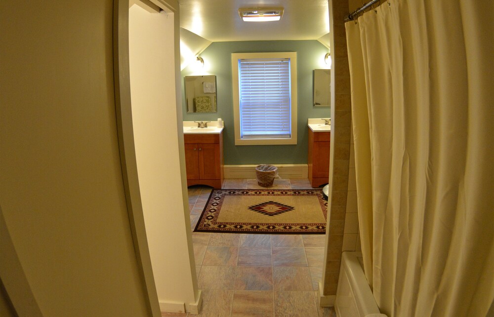Hyde Away Inn - photo 39