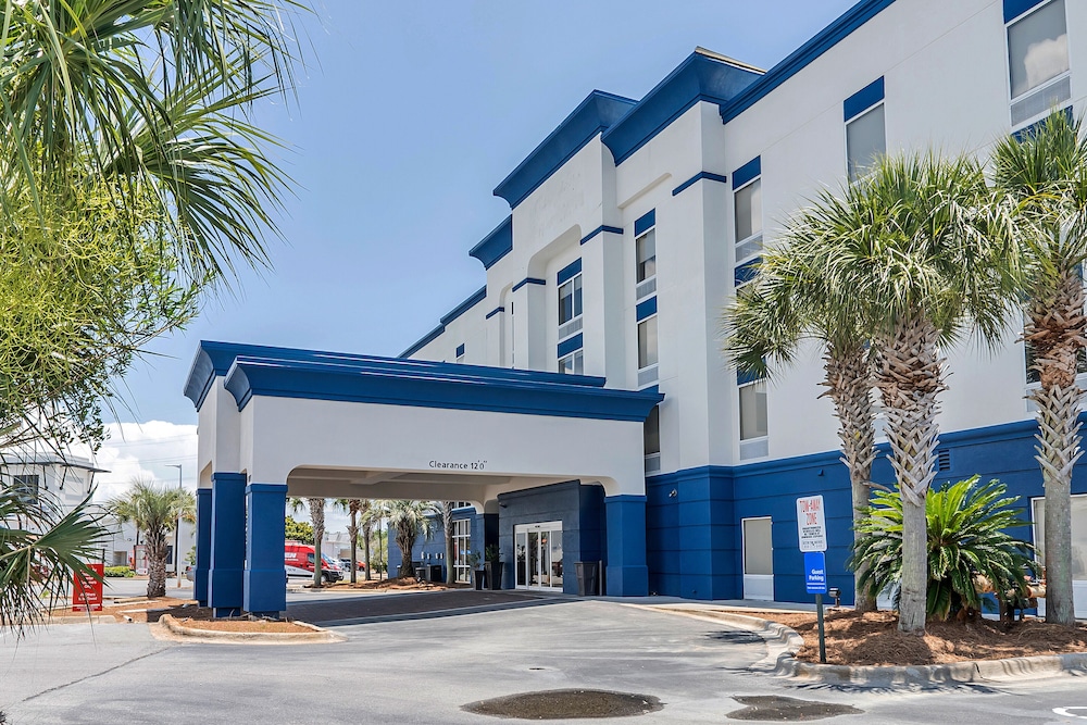 Holiday Inn Express and Suites Destin Miramar Beach by IHG - photo 43