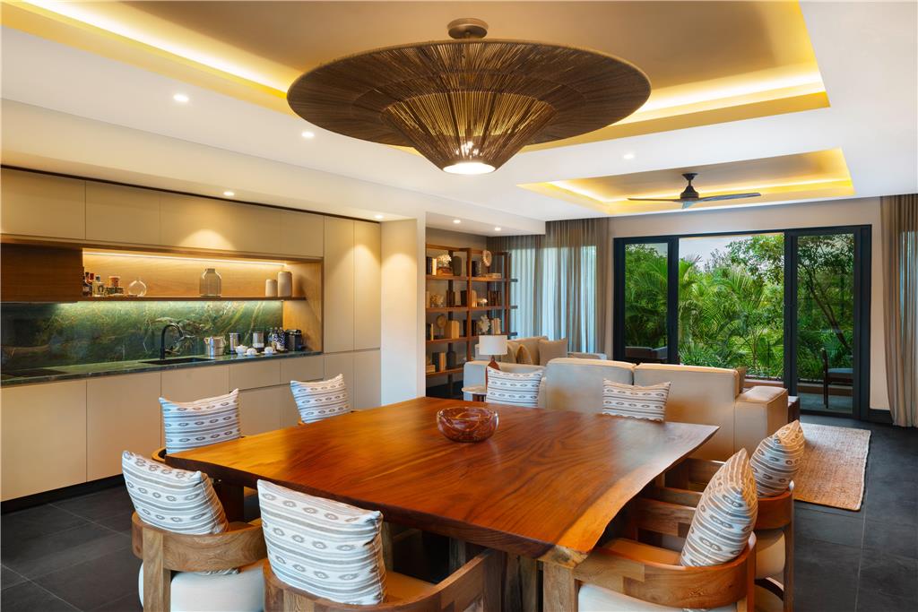 BTMXMY THREE BEDROOM FAMILY RESIDENCE KITCHEN