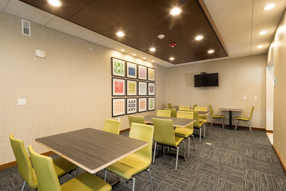 Holiday Inn Express & Suites Auburn - photo 29