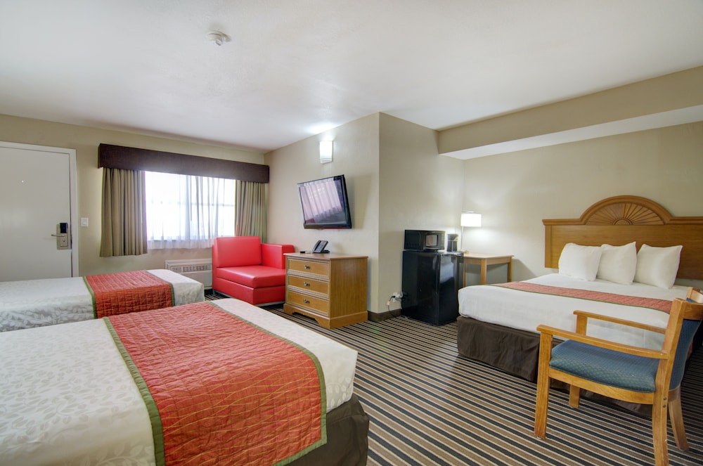 Westbridge Inn and Suites - photo 27
