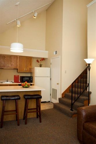 Chase Suite Hotel - photo 10