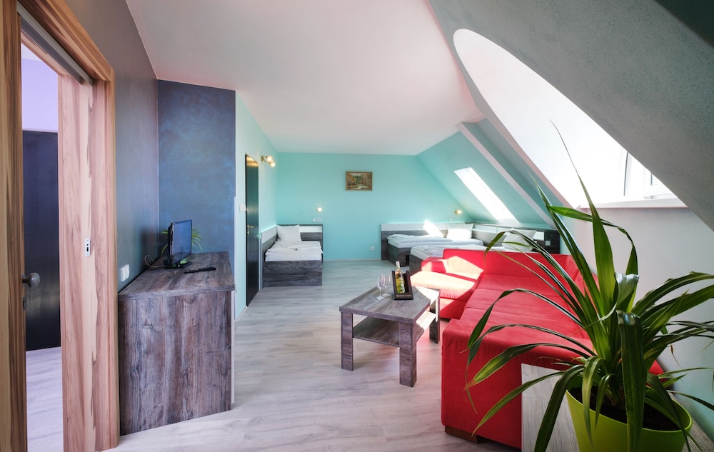 Hotel N - last minute hotel in Znojmo