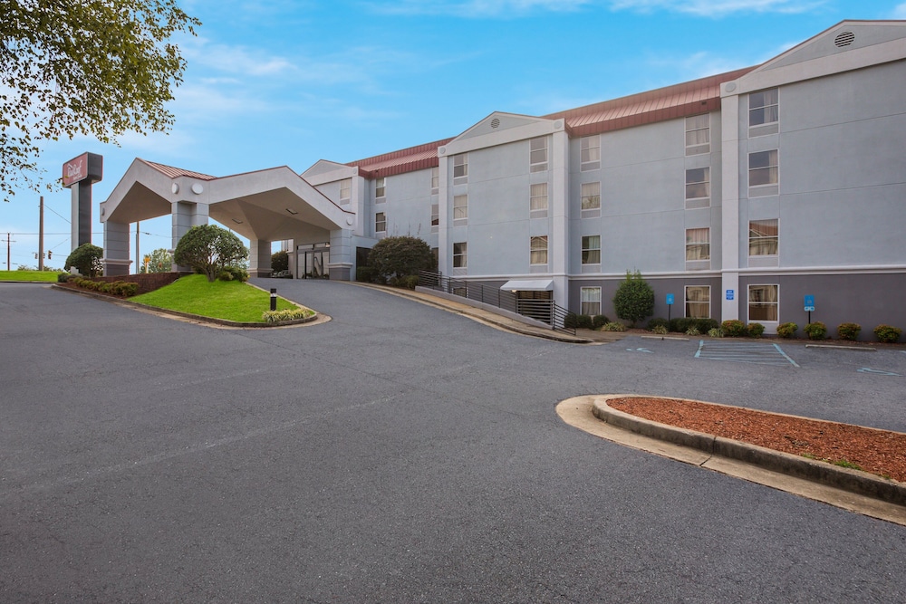 Red Roof Inn & Suites Newnan - photo 31