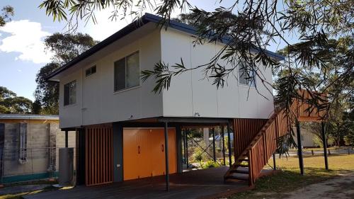 Lago - carbon neutral hotel in Unknown City