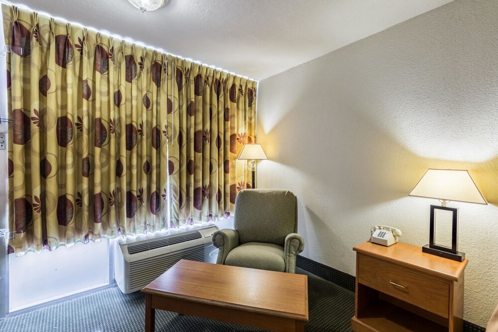Eco Inn Suites by Hotel O Baytown - photo 18