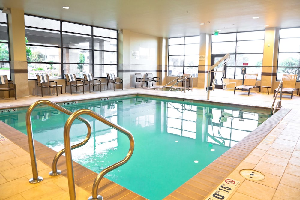 Hampton Inn & Suites Salinas - photo 27