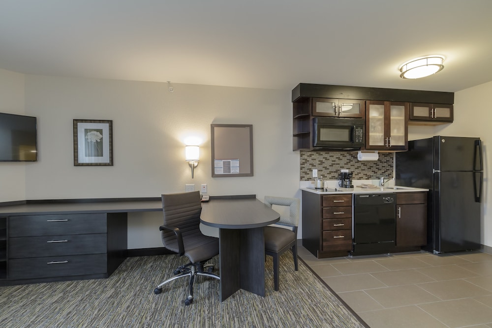 Candlewood Suites Mishawaka North by IHG - photo 20