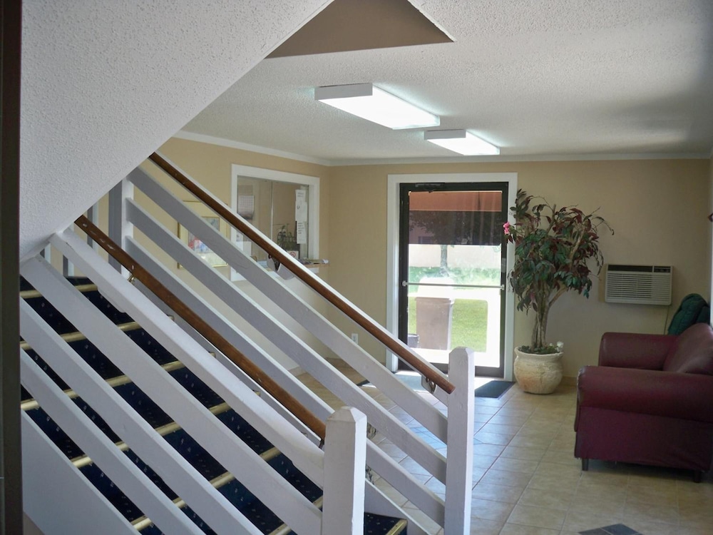 Economy Inn Wentzville - photo 22