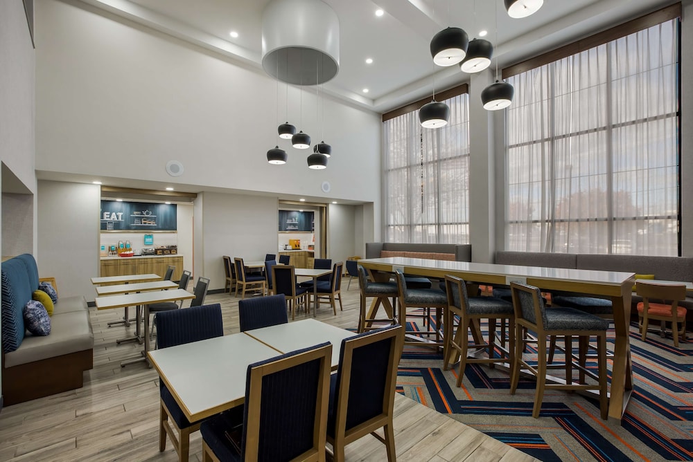 Hampton Inn Linden - photo 5