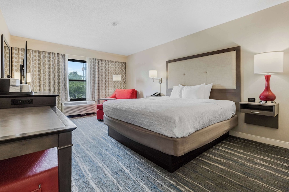 Hampton Inn & Suites Memphis Wolfchase Galleria - photo 18
