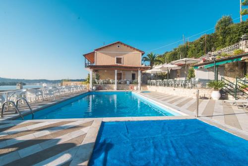 Kommeno Bay Apartments — 4-Star Luxury Hotel in Corfu, Greece