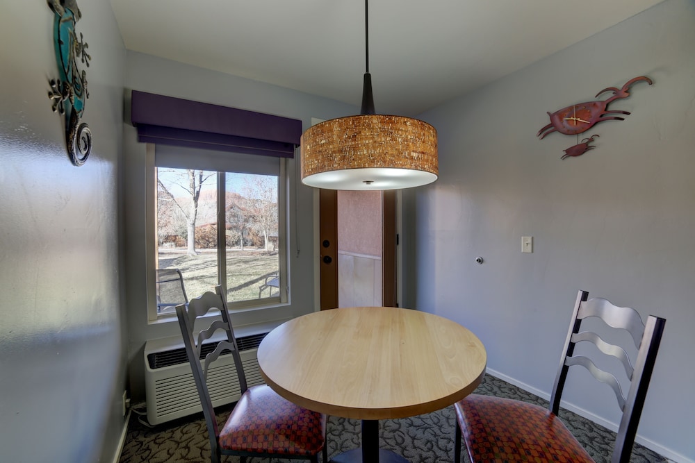 The Gonzo Inn - photo 22