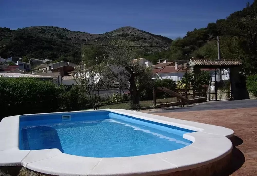 Alojamiento Rural la Veguetilla — 4-Star Luxury Hotel in Frailes, Spain
