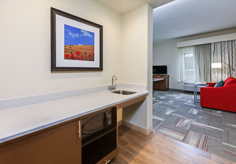 Hampton Inn & Suites Claremore - photo 21