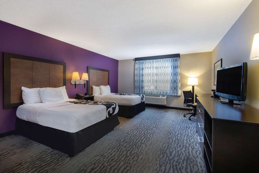 La Quinta Inn & Suites by Wyndham Erie - photo 33