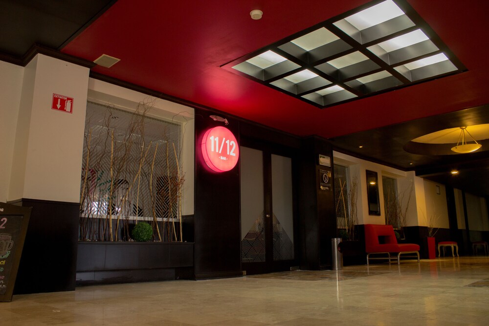Hotel Bar