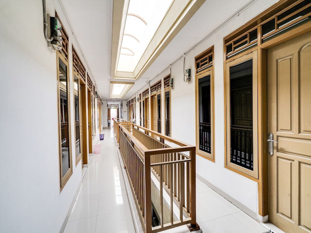 OYO Life 91994 Sawerigading Jatinangor Syariah in Cileunyi, Indonesia