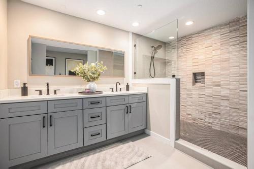 Private Room Kitchen & Bathroom 2 — Bradenton — photo 3