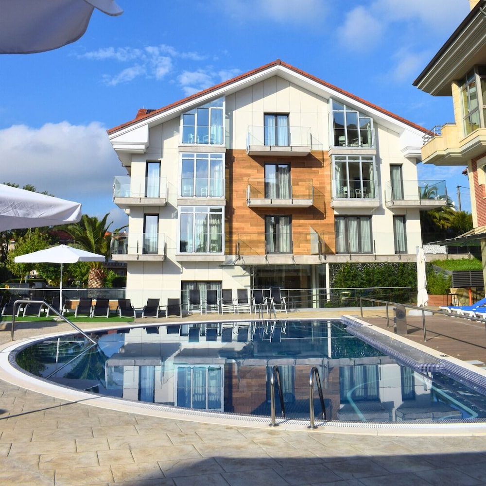 Playa Joyel Family Rooms in Noja, Spain