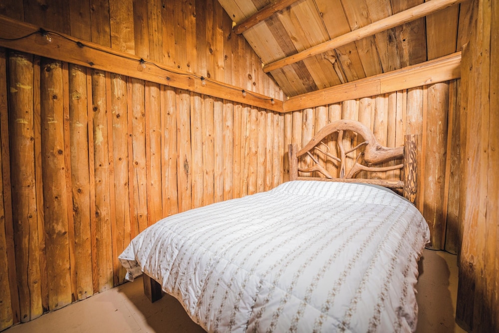 The Rustic Resort - carbon neutral hotel in Unknown City