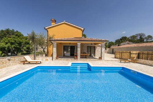 Spacious Four Bedroom Villa Marija Kloštar — 4-Star Luxury Hotel in Klostar Podravski, Croatia